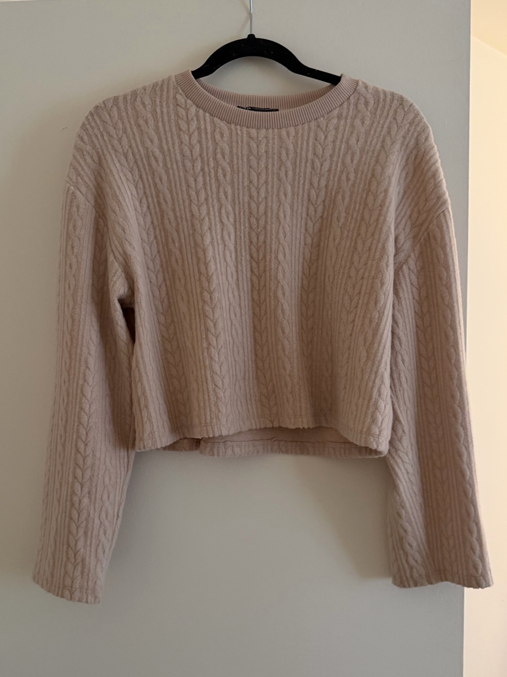 Zara Cream Cable Knit Cropped Crew Sweater